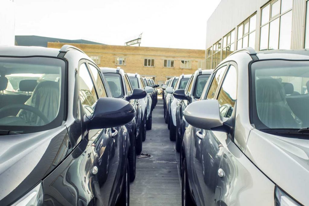 Een onderzoek naar de loyaliteit van klanten aan garagebedrijven en autodealers voor het doen van onderhoudsbeurten.